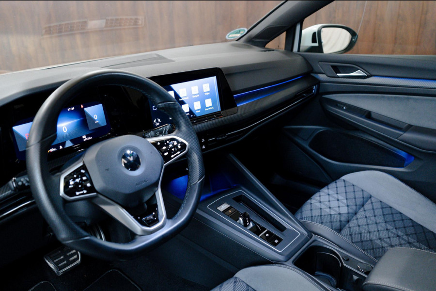 Volkswagen Golf 1.5 eTSI 3x R-Line Pano|IQ|ACC|AppleCarplay|Trekhaak