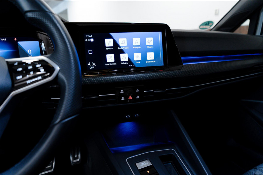 Volkswagen Golf 1.5 eTSI 3x R-Line Pano|IQ|ACC|AppleCarplay|Trekhaak