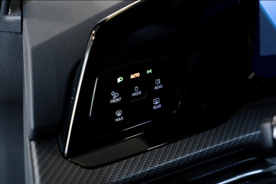 Volkswagen Golf 1.5 eTSI 3x R-Line Pano|IQ|ACC|AppleCarplay|Trekhaak