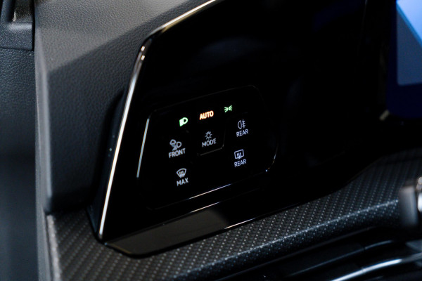 Volkswagen Golf 1.5 eTSI 3x R-Line Pano|IQ|ACC|AppleCarplay|Trekhaak