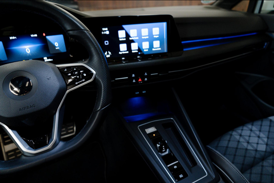Volkswagen Golf 1.5 eTSI 3x R-Line Pano|IQ|ACC|AppleCarplay|Trekhaak