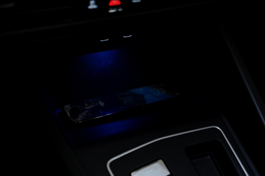 Volkswagen Golf 1.5 eTSI 3x R-Line Pano|IQ|ACC|AppleCarplay|Trekhaak