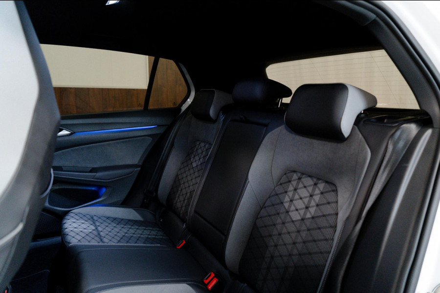 Volkswagen Golf 1.5 eTSI 3x R-Line Pano|IQ|ACC|AppleCarplay|Trekhaak