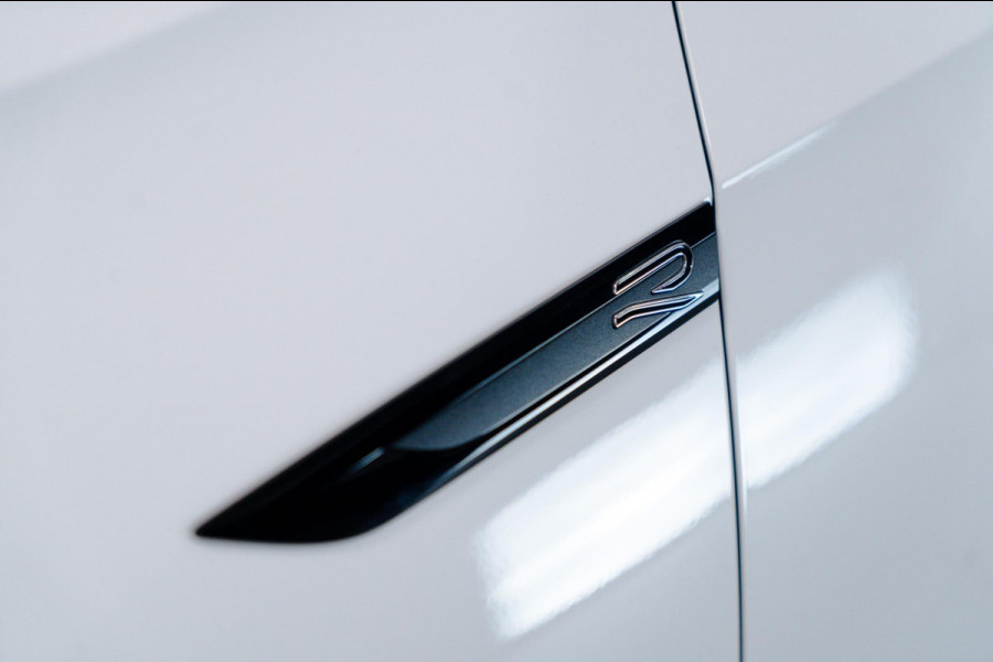 Volkswagen Golf 1.5 eTSI 3x R-Line Pano|IQ|ACC|AppleCarplay|Trekhaak