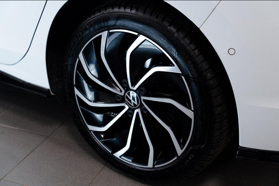 Volkswagen Golf 1.5 eTSI 3x R-Line Pano|IQ|ACC|AppleCarplay|Trekhaak