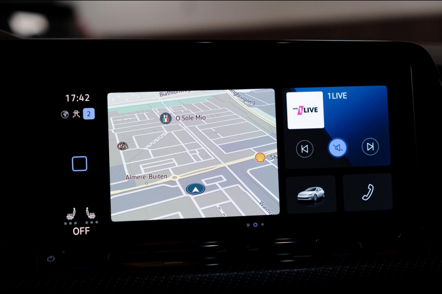 Volkswagen Golf 1.5 eTSI 3x R-Line Pano|IQ|ACC|AppleCarplay|Trekhaak
