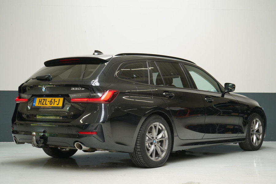 BMW 3 Serie Touring 330e Business Edition Plus | Adaptive cruise | Trekhaak | Sportstoelen | Apple Carplay