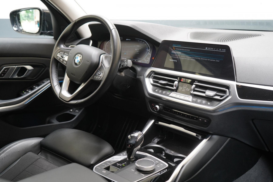 BMW 3 Serie Touring 330e Business Edition Plus | Adaptive cruise | Trekhaak | Sportstoelen | Apple Carplay