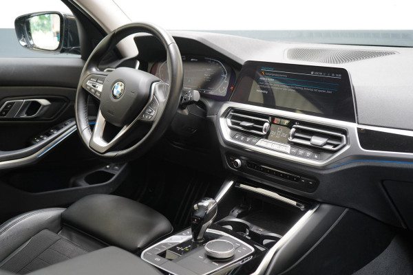 BMW 3 Serie Touring 330e Business Edition Plus | Adaptive cruise | Trekhaak | Sportstoelen | Apple Carplay