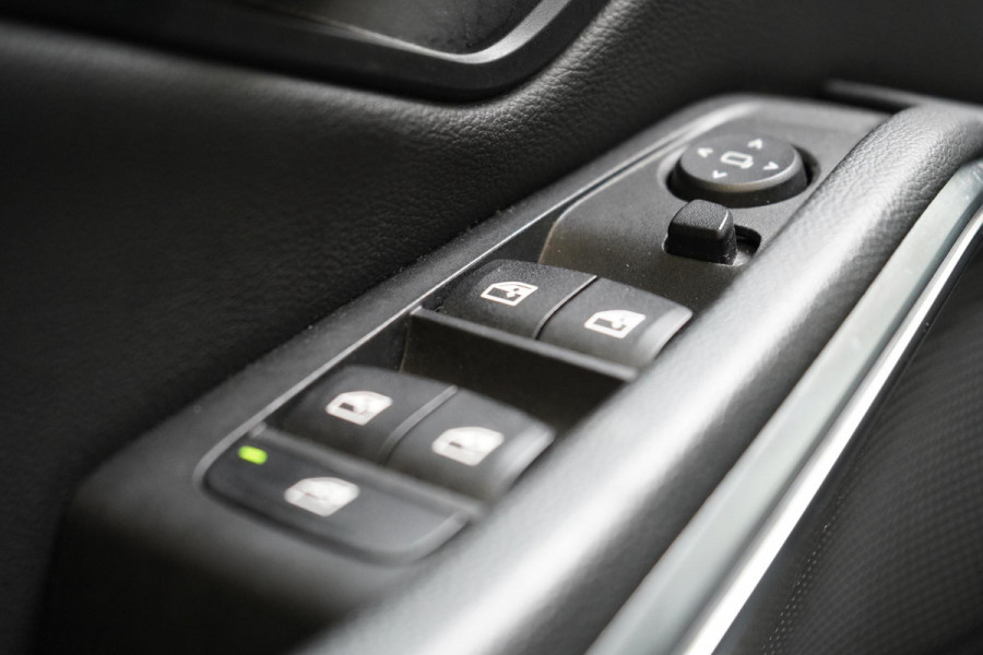 BMW 3 Serie Touring 330e Business Edition Plus | Adaptive cruise | Trekhaak | Sportstoelen | Apple Carplay