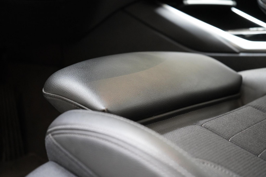 BMW 3 Serie Touring 330e Business Edition Plus | Adaptive cruise | Trekhaak | Sportstoelen | Apple Carplay
