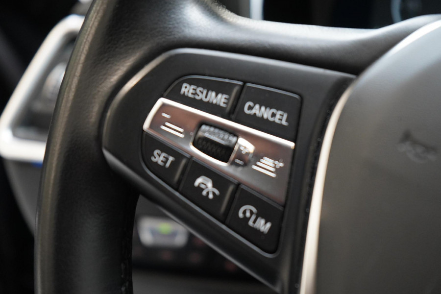 BMW 3 Serie Touring 330e Business Edition Plus | Adaptive cruise | Trekhaak | Sportstoelen | Apple Carplay