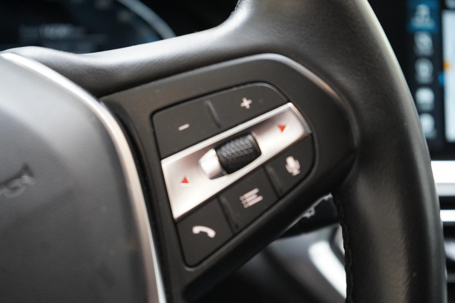BMW 3 Serie Touring 330e Business Edition Plus | Adaptive cruise | Trekhaak | Sportstoelen | Apple Carplay