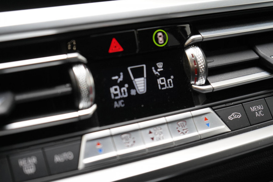 BMW 3 Serie Touring 330e Business Edition Plus | Adaptive cruise | Trekhaak | Sportstoelen | Apple Carplay