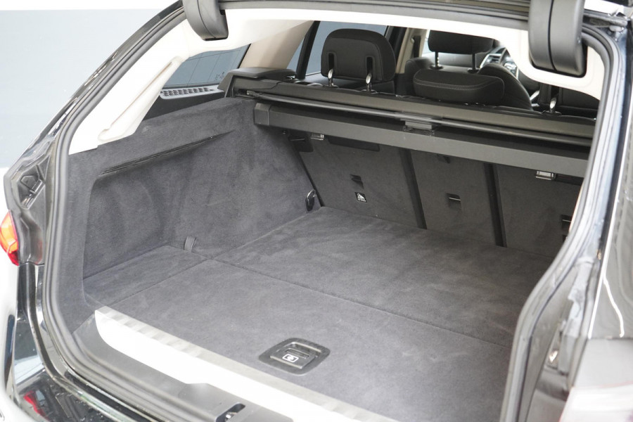 BMW 3 Serie Touring 330e Business Edition Plus | Adaptive cruise | Trekhaak | Sportstoelen | Apple Carplay