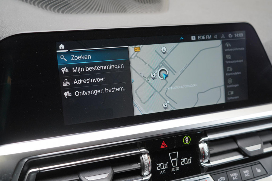 BMW 3 Serie Touring 330e Business Edition Plus | Adaptive cruise | Trekhaak | Sportstoelen | Apple Carplay