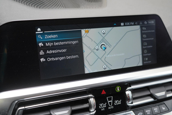 BMW 3 Serie Touring 330e Business Edition Plus | Adaptive cruise | Trekhaak | Sportstoelen | Apple Carplay