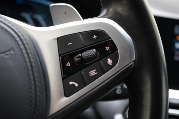 BMW 3 Serie Touring 330e Business Edition Plus | Adaptive cruise | Trekhaak wegkl. | Navigatie | Camera | Apple Carplay