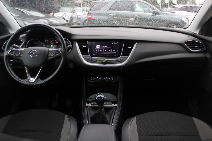 Opel Grandland X 1.2 Turbo Innovation / Trekhaak / Panoramadak / Navigatie / 18'' / Cruise Control / DAB