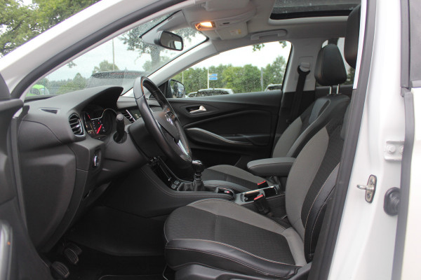 Opel Grandland X 1.2 Turbo Innovation / Trekhaak / Panoramadak / Navigatie / 18'' / Cruise Control / DAB