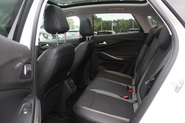 Opel Grandland X 1.2 Turbo Innovation / Trekhaak / Panoramadak / Navigatie / 18'' / Cruise Control / DAB