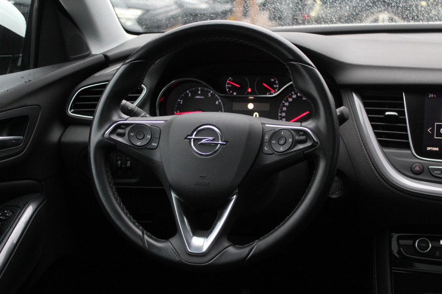 Opel Grandland X 1.2 Turbo Innovation / Trekhaak / Panoramadak / Navigatie / 18'' / Cruise Control / DAB