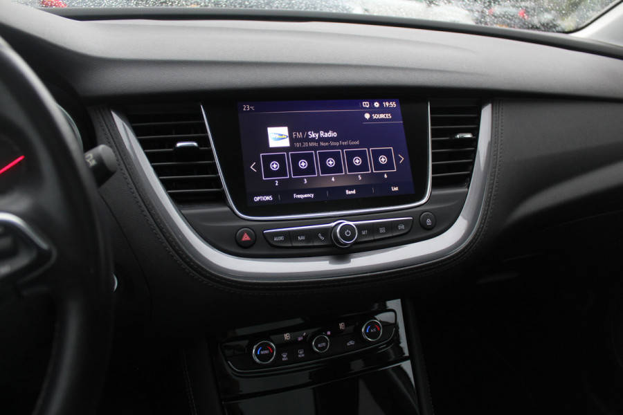 Opel Grandland X 1.2 Turbo Innovation / Trekhaak / Panoramadak / Navigatie / 18'' / Cruise Control / DAB