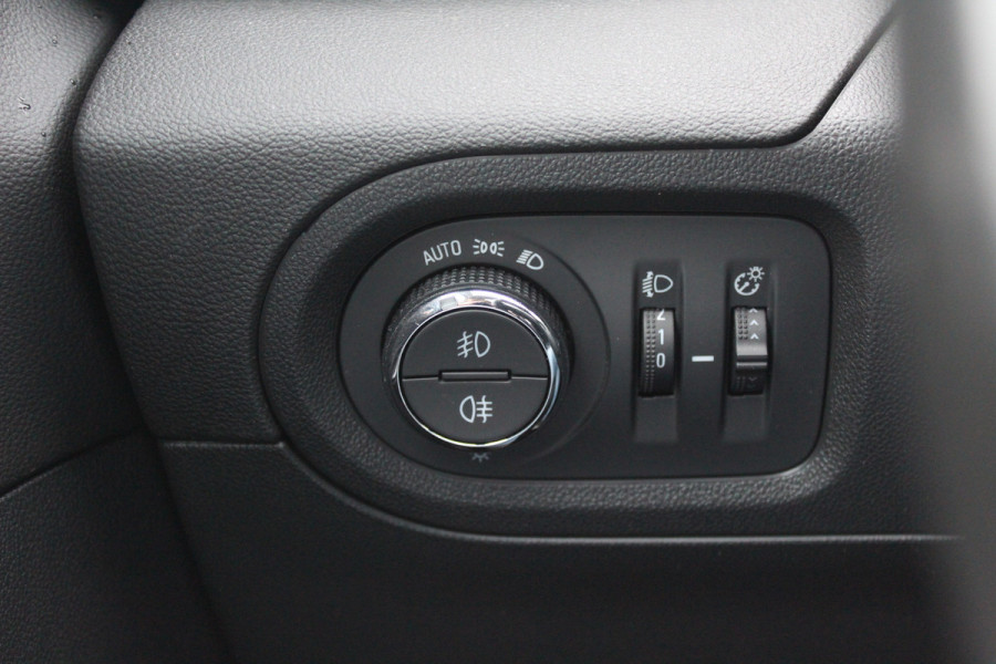 Opel Grandland X 1.2 Turbo Innovation / Trekhaak / Panoramadak / Navigatie / 18'' / Cruise Control / DAB