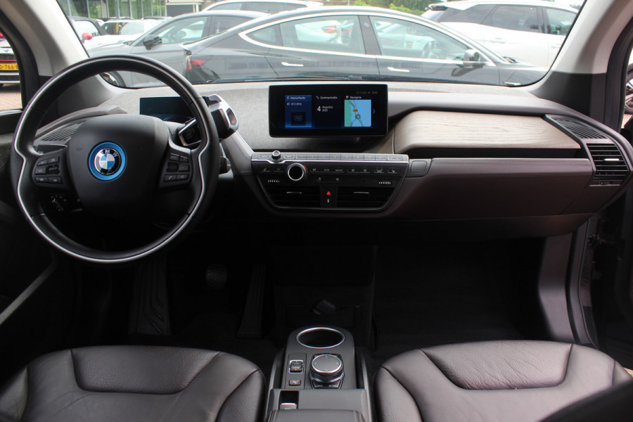 BMW i3 S iPerformance 94Ah 33 kWh / SoH 91% / Panoramadak / Camera / Leder / 20'' / Keyless / Navigatie / DAB / ACC / Stoelverwarming