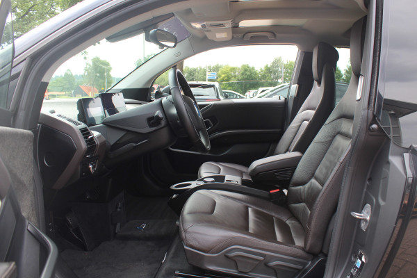 BMW i3 S iPerformance 94Ah 33 kWh / SoH 91% / Panoramadak / Camera / Leder / 20'' / Keyless / Navigatie / DAB / ACC / Stoelverwarming