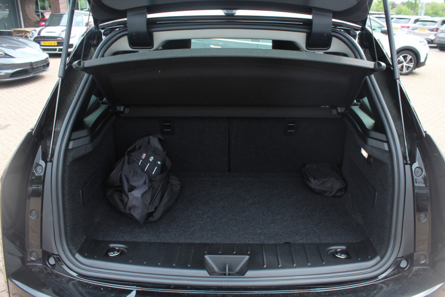 BMW i3 S iPerformance 94Ah 33 kWh / SoH 91% / Panoramadak / Camera / Leder / 20'' / Keyless / Navigatie / DAB / ACC / Stoelverwarming