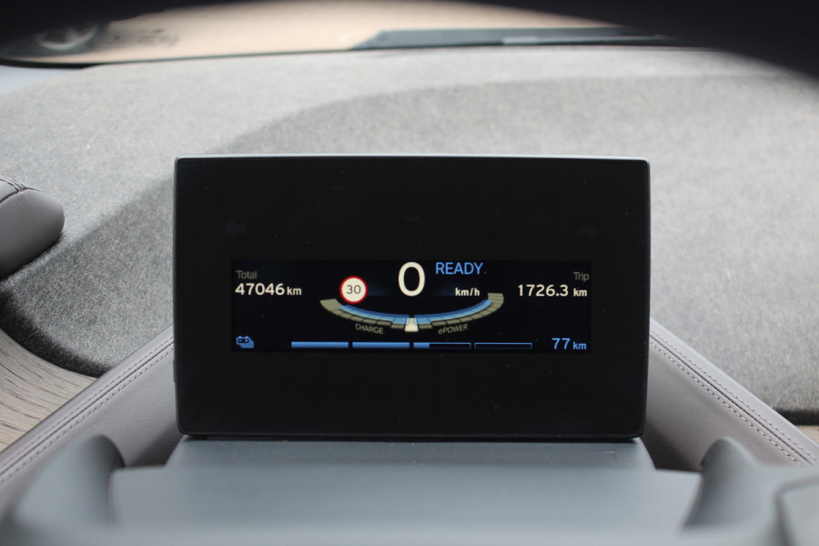 BMW i3 S iPerformance 94Ah 33 kWh / SoH 91% / Panoramadak / Camera / Leder / 20'' / Keyless / Navigatie / DAB / ACC / Stoelverwarming