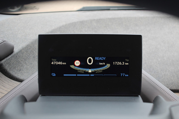 BMW i3 S iPerformance 94Ah 33 kWh / SoH 91% / Panoramadak / Camera / Leder / 20'' / Keyless / Navigatie / DAB / ACC / Stoelverwarming