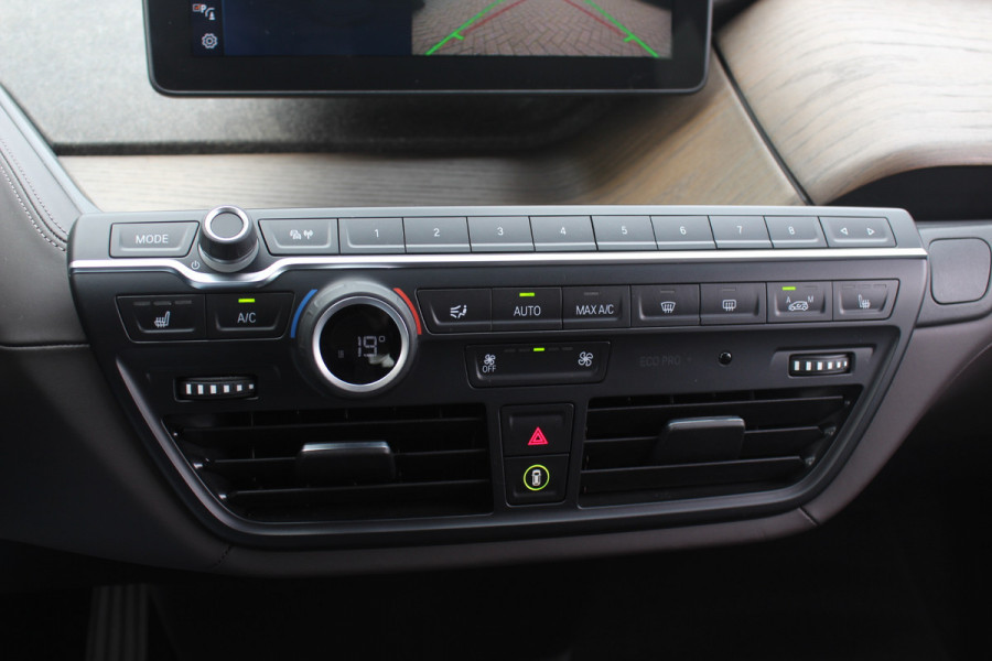 BMW i3 S iPerformance 94Ah 33 kWh / SoH 91% / Panoramadak / Camera / Leder / 20'' / Keyless / Navigatie / DAB / ACC / Stoelverwarming