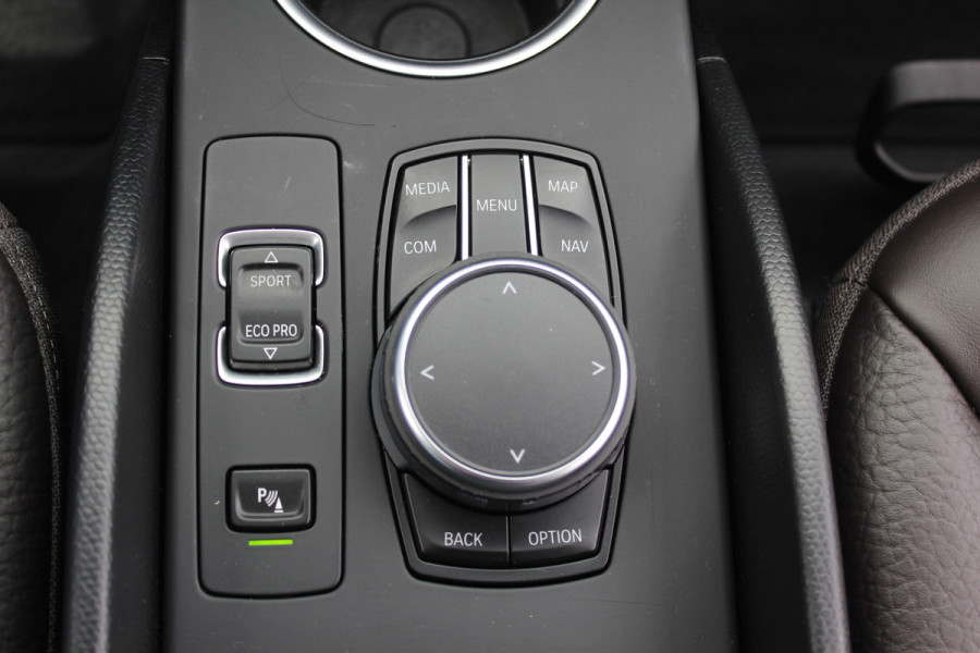 BMW i3 S iPerformance 94Ah 33 kWh / SoH 91% / Panoramadak / Camera / Leder / 20'' / Keyless / Navigatie / DAB / ACC / Stoelverwarming