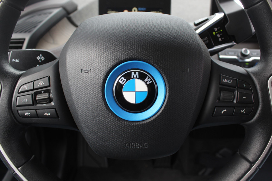BMW i3 S iPerformance 94Ah 33 kWh / SoH 91% / Panoramadak / Camera / Leder / 20'' / Keyless / Navigatie / DAB / ACC / Stoelverwarming