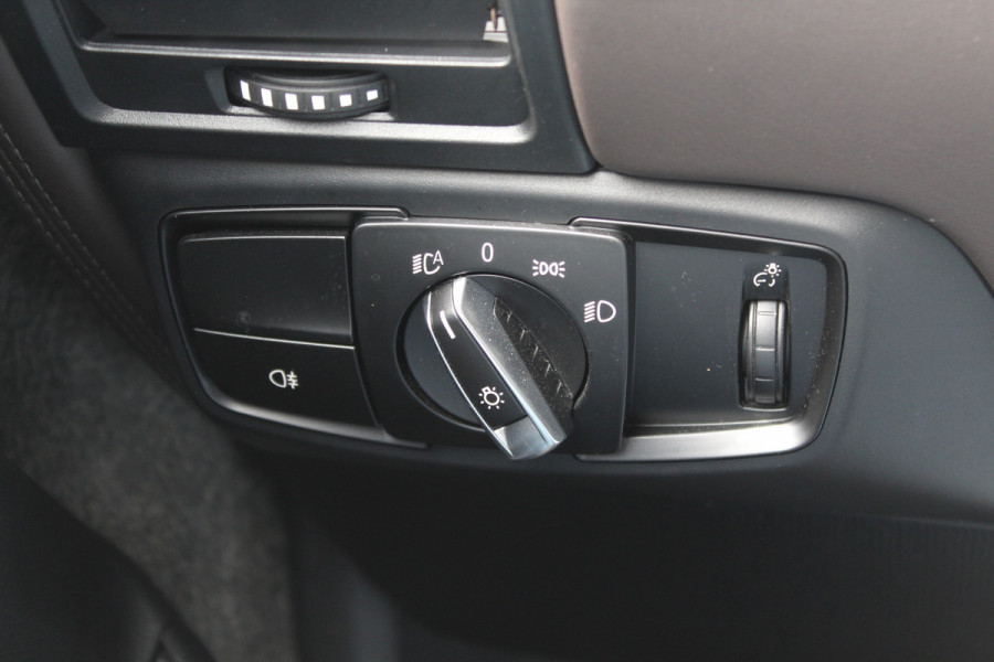 BMW i3 S iPerformance 94Ah 33 kWh / SoH 91% / Panoramadak / Camera / Leder / 20'' / Keyless / Navigatie / DAB / ACC / Stoelverwarming