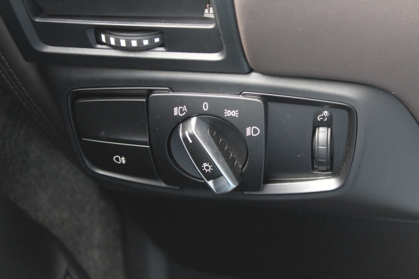 BMW i3 S iPerformance 94Ah 33 kWh / SoH 91% / Panoramadak / Camera / Leder / 20'' / Keyless / Navigatie / DAB / ACC / Stoelverwarming