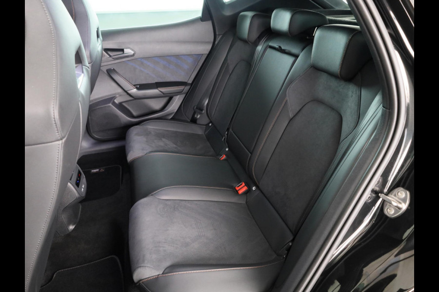 CUPRA Formentor 1.5 TSI e-Hybrid VZ Performance 272 pk Automaat (DSG) | Verlengde garantie | Navigatie | Trekhaak (wegklapbaar) | Parkeersensoren | Achteruitrijcamera | Autom. airco (3 zones) |