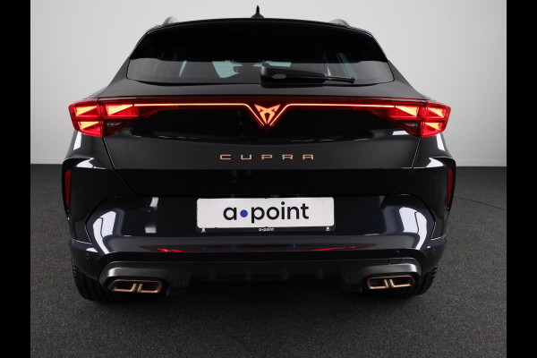 CUPRA Formentor 1.5 TSI e-Hybrid VZ Performance 272 pk Automaat (DSG) | Verlengde garantie | Navigatie | Trekhaak (wegklapbaar) | Parkeersensoren | Achteruitrijcamera | Autom. airco (3 zones) |