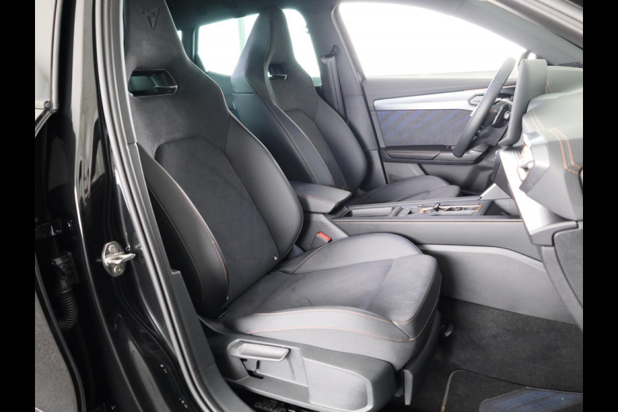 CUPRA Formentor 1.5 TSI e-Hybrid VZ Performance 272 pk Automaat (DSG) | Verlengde garantie | Navigatie | Trekhaak (wegklapbaar) | Parkeersensoren | Achteruitrijcamera | Autom. airco (3 zones) |