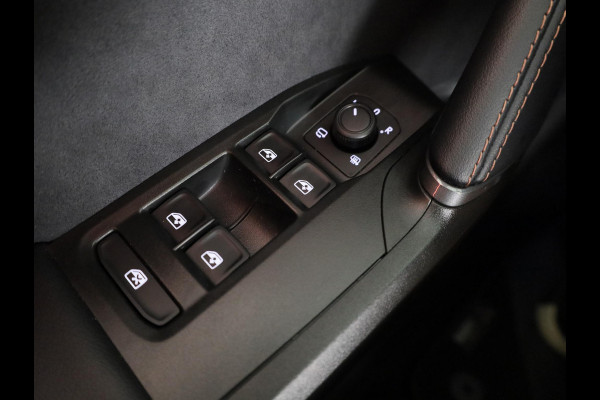 CUPRA Formentor 1.5 TSI e-Hybrid VZ Performance 272 pk Automaat (DSG) | Verlengde garantie | Navigatie | Trekhaak (wegklapbaar) | Parkeersensoren | Achteruitrijcamera | Autom. airco (3 zones) |