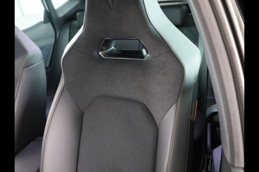 CUPRA Formentor 1.5 TSI e-Hybrid VZ Performance 272 pk Automaat (DSG) | Verlengde garantie | Navigatie | Trekhaak (wegklapbaar) | Parkeersensoren | Achteruitrijcamera | Autom. airco (3 zones) |