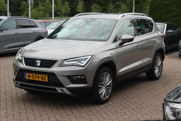 Seat Ateca 1.4 EcoTSI Xcellence / Trekhaak / Camera / Leder / Standkachel / 18'' / Navigatie / Dodehoek / Stoelverwarming / ACC