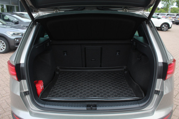 Seat Ateca 1.4 EcoTSI Xcellence / Trekhaak / Camera / Leder / Standkachel / 18'' / Navigatie / Dodehoek / Stoelverwarming / ACC