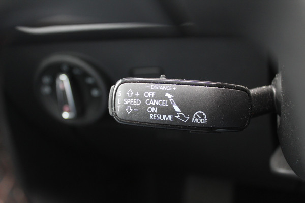 Seat Ateca 1.4 EcoTSI Xcellence / Trekhaak / Camera / Leder / Standkachel / 18'' / Navigatie / Dodehoek / Stoelverwarming / ACC