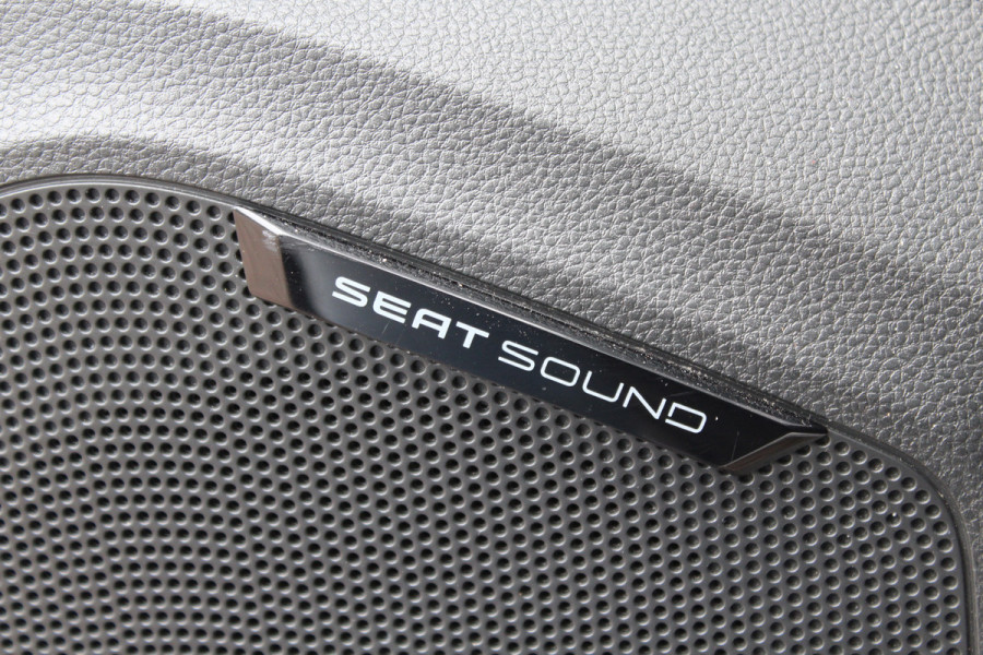 Seat Ateca 1.4 EcoTSI Xcellence / Trekhaak / Camera / Leder / Standkachel / 18'' / Navigatie / Dodehoek / Stoelverwarming / ACC