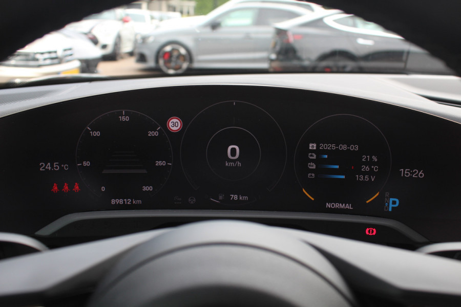 Porsche Taycan Sport Turismo 79 kWh / SoH 90.8% / Panoramadak / Camera / Adaptieve stoelen / Luchtvering / 21'' / Bose / Keyless / Sportchrono / Stoelverwarming / DAB / ACC