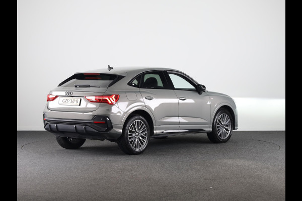Audi Q3 Sportback 35 TFSI S Edition Competition 150 pk S-tronic | Private lease € 911,- | Navigatie | Parkeersensoren (Park assist) | Achteruitrijcamera | Lichtmetalen velgen 19" | S-Line |