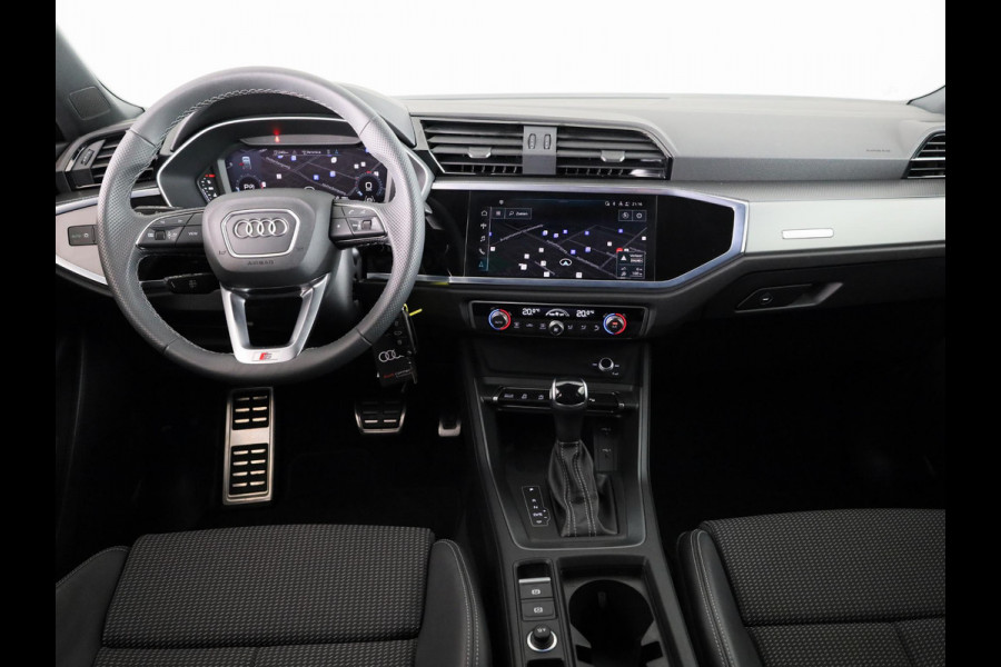 Audi Q3 Sportback 35 TFSI S Edition Competition 150 pk S-tronic | Private lease € 911,- | Navigatie | Parkeersensoren (Park assist) | Achteruitrijcamera | Lichtmetalen velgen 19" | S-Line |